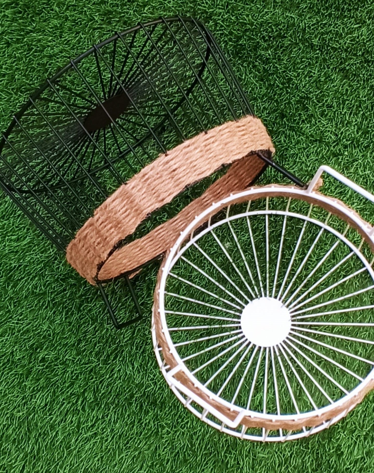 Centro de mesa de metal con yute en blanco o negro