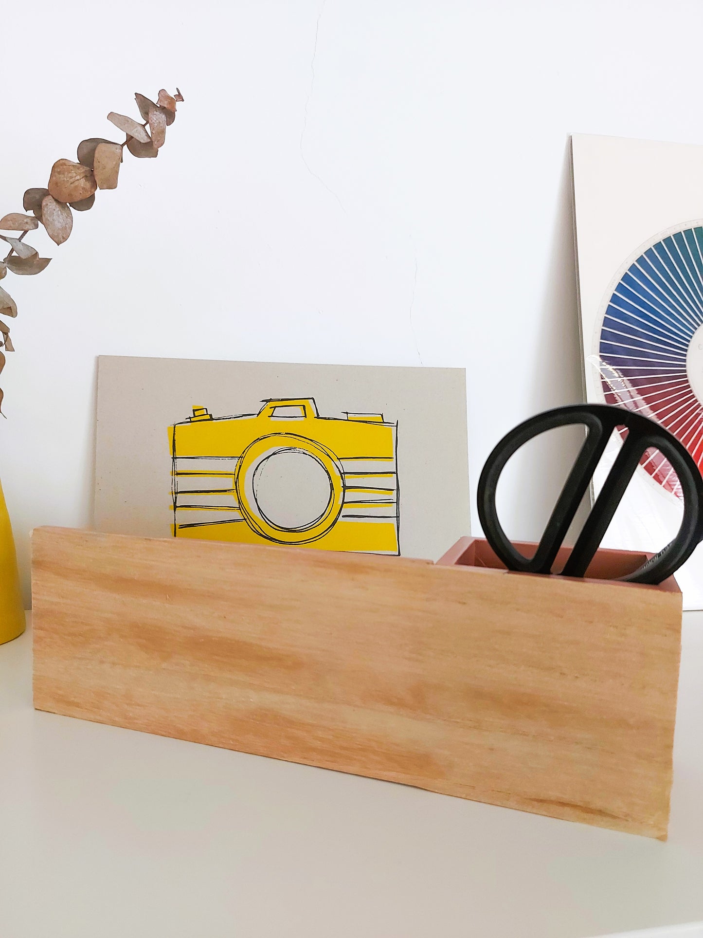 Organizador escritorio en madera y ratán