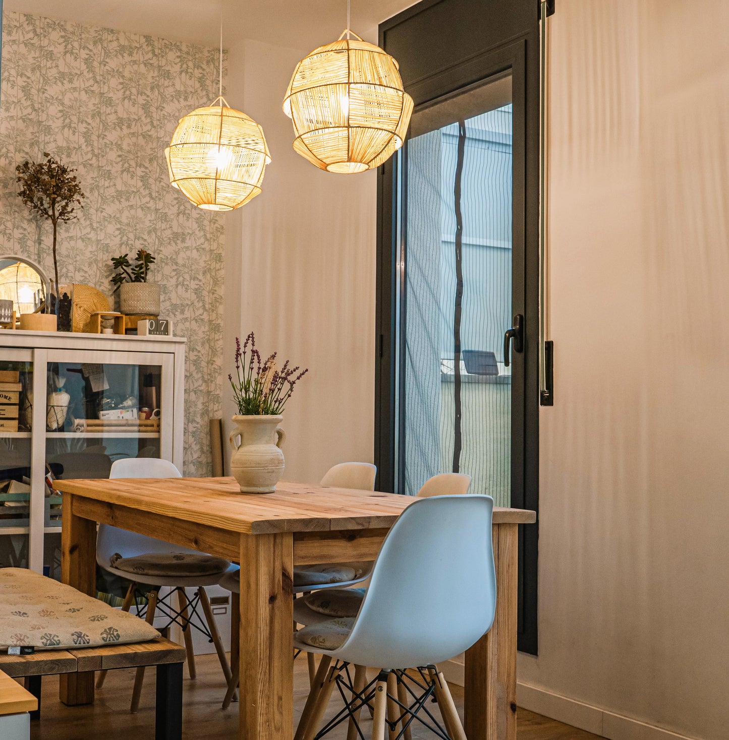 Pantalla esférica para lámpara de techo de rafia